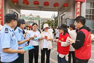 要收心了！李可登上航班，前往阿联酋与国足会合